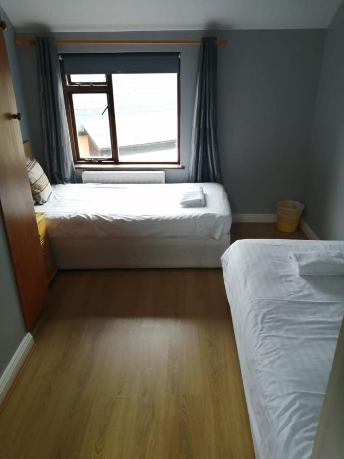 An File Economy Rooms Westport Exterior photo