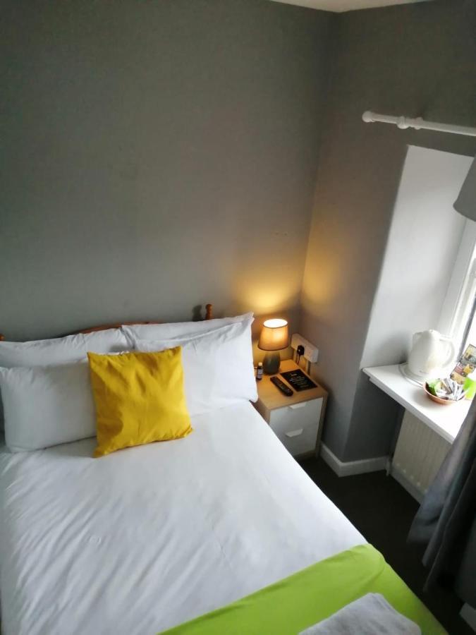An File Economy Rooms Westport Exterior photo
